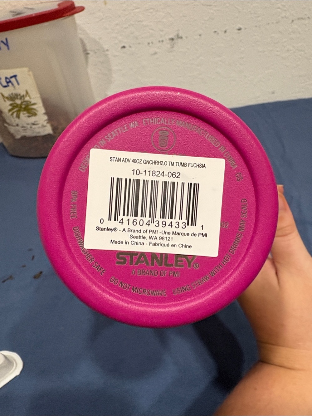 Stanley 40oz quencher fuschia. - Picture 3 of 7